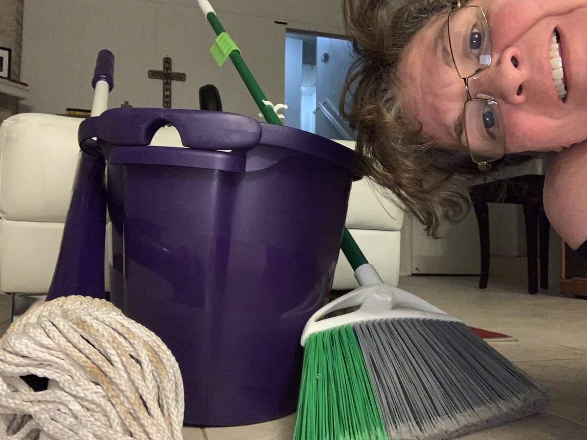 3sonyatrevino's tweet photo. Summer cleaning fun @NISDMyers #VAMSummerFun https://t.co/EmNMZQTvwC