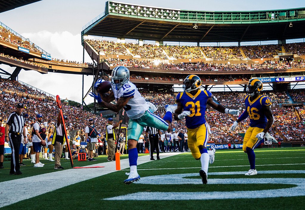 LocalKineApps's tweet photo. #Hawaiian word of da day: Kinipōpō peku. Definition: Football.
#Dallas #Cowboys beat #LosAngeles #Rams 14-10. #AlohaStadium #Preseason #football https://t.co/0DtBQE3FJv