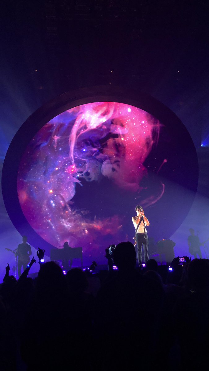 cristitriboi's tweet photo. GIRL I AM A CHANGED WOMAN AFTER THAT SHAWN MENDES SHOW. it was life changing 🥺 @ShawnMendes https://t.co/SXLjz3WOpD