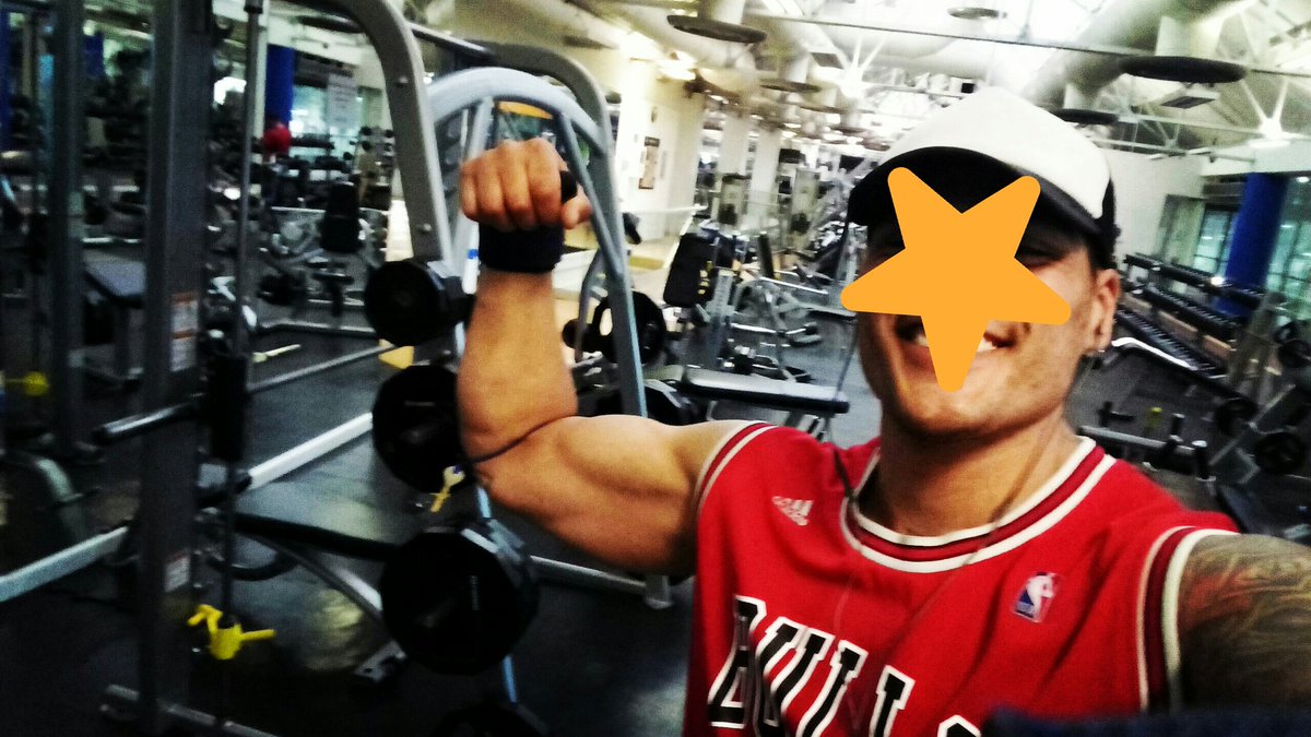 Lenchokrates's tweet photo. Nunca Tristes, Siempre Lokos!
#yatelasabes #chingodecheve #TijuanaRifa #workout #MedicoAsesino #coach #TheMexicanWarrior #fit #tats #sickpump #tattoos #gymtime #fitness https://t.co/D6DCpVOBhP
