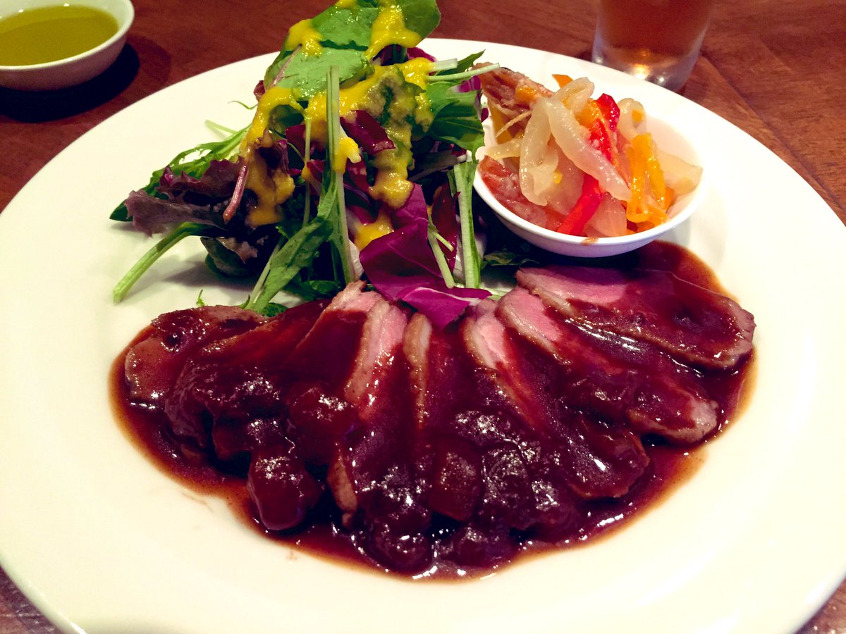 photon_web's tweet image. 連休明け一発目の会社近くのレストラン。ここの鴨料理ほんと美味しい。
気持ちがほぐれる。