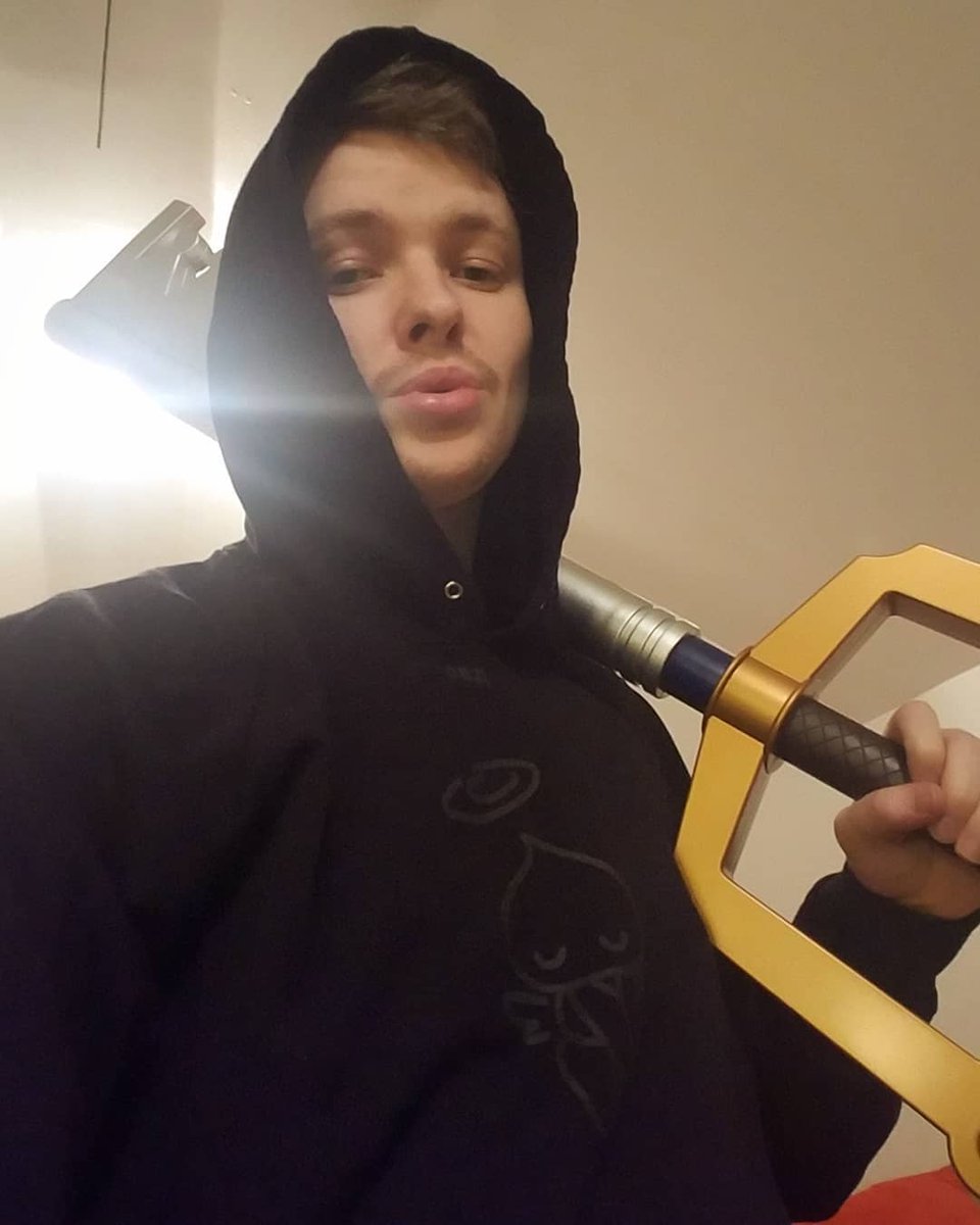 RootsFloating's tweet photo. the vibes @shamana creates with his sound are all abnormally dope 🤟 if you're not familiar with this dude, i suggest you change that about yourself soon 😂 https://t.co/LN2bkdxXbg #newartist #newmusic https://t.co/Za7sn8hujX
