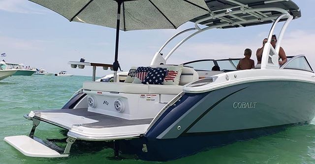 Luxury on the lake...this is one of the surf edition @cobaltboats R7 🤘
.
.
Text us to set up a lake demo this week ...🔥
(407)281-7909 ift.tt/30hgZ4P