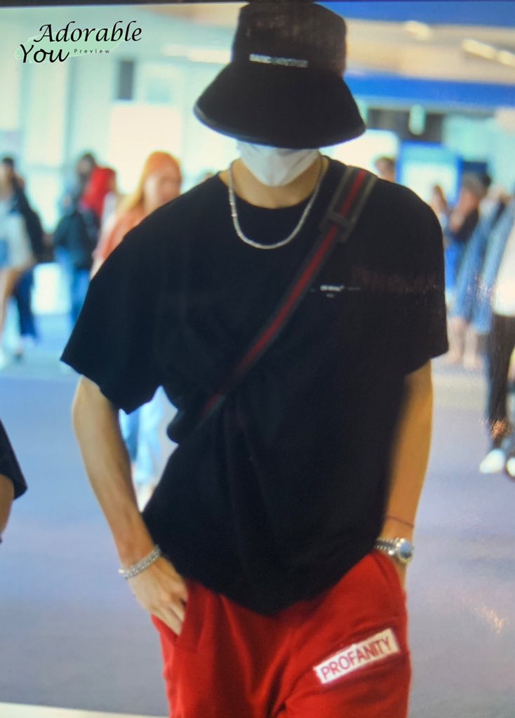 AdorableYou0904's tweet photo. 190819 ICN
#GOT7⁠ ⁠⁠ ⁠⁠ ⁠⁠ ⁠⁠ ⁠⁠ ⁠⁠ ⁠⁠ ⁠⁠ ⁠⁠
#갓세븐⁠ ⁠⁠ ⁠⁠ ⁠⁠ ⁠⁠ ⁠⁠ ⁠⁠ ⁠⁠ ⁠⁠ ⁠⁠ ⁠
#MARK 
#마크
@mtuan9
🚶🏼‍♂️🚶🏼‍♂️🚶🏼‍♂️ https://t.co/tyIY3ud9k6