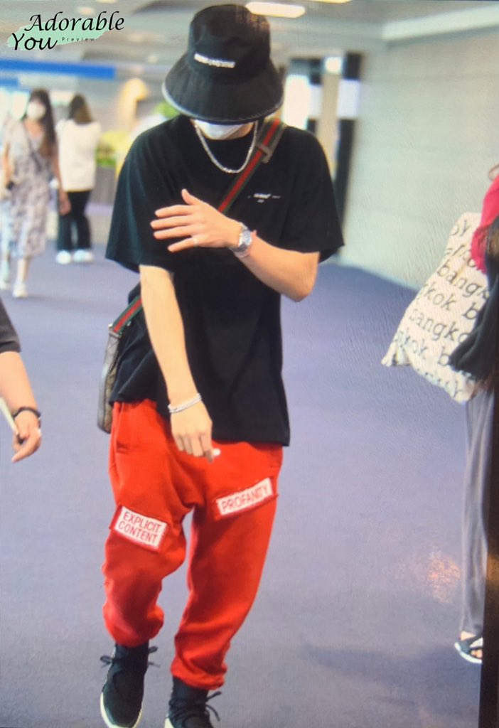 AdorableYou0904's tweet photo. 190819 ICN
#GOT7⁠ ⁠⁠ ⁠⁠ ⁠⁠ ⁠⁠ ⁠⁠ ⁠⁠ ⁠⁠ ⁠⁠ ⁠⁠
#갓세븐⁠ ⁠⁠ ⁠⁠ ⁠⁠ ⁠⁠ ⁠⁠ ⁠⁠ ⁠⁠ ⁠⁠ ⁠⁠ ⁠
#MARK 
#마크
@mtuan9
🚶🏼‍♂️🚶🏼‍♂️🚶🏼‍♂️ https://t.co/tyIY3ud9k6