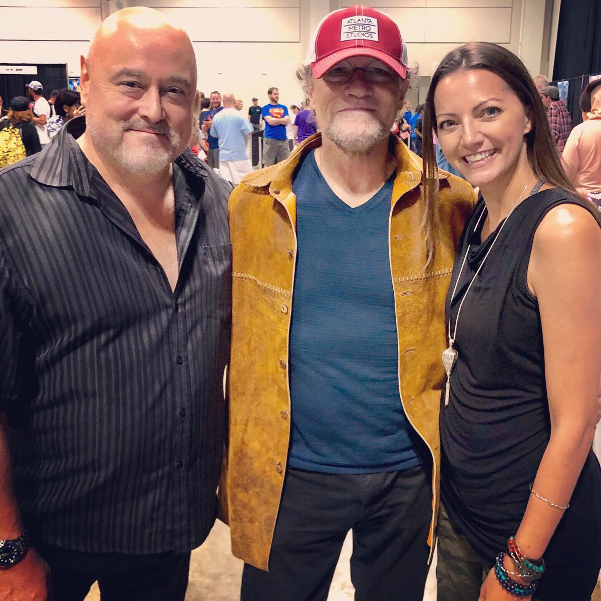 karaedwards's tweet image. I didn’t take enough photos this weekend. These are just a few of the spectacularly great people I got to hang with. Oscar is totes my new bff. Mark is charming and fascinating. And Michael did apologize for unintentionally pointing at my boobies. #geekdcon