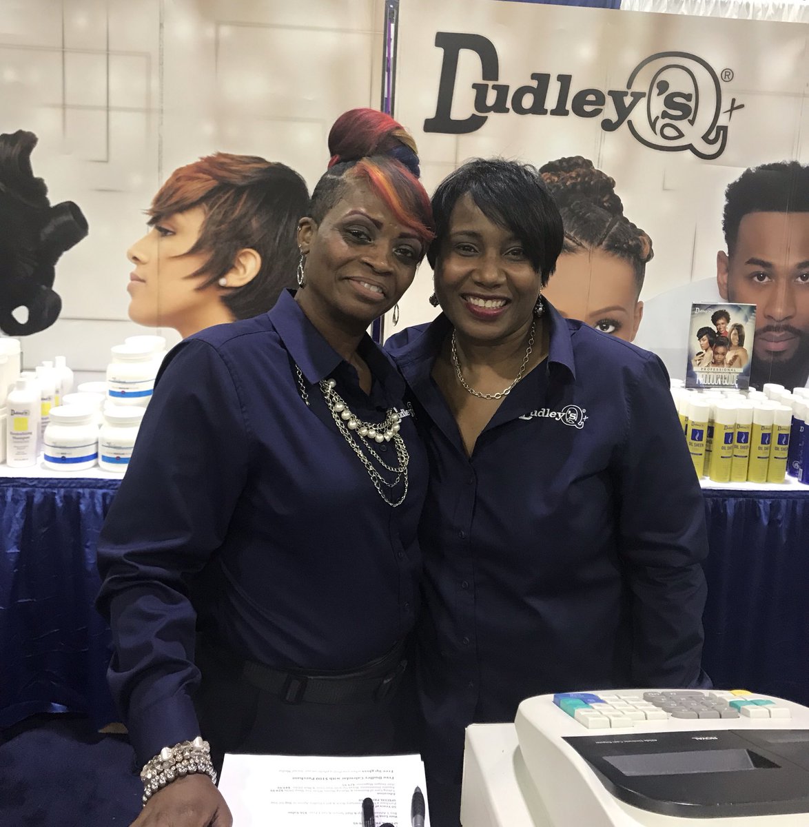 just4you95's tweet photo. Bronner Bros Hair Show! #2019 #ATL #dudleybrand #booth613 #dudleyq#stylesjust4you https://t.co/Syq5jdFiH5