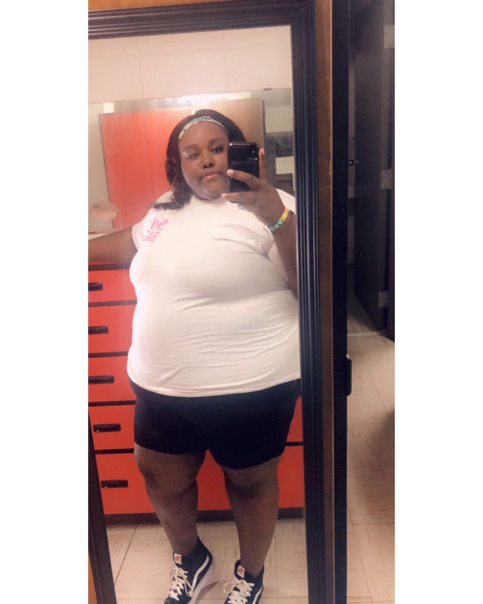 bigfine_dime's tweet photo. Too short to be a stallion, so @theestallion said I could be a pony 😍✨🦄
#MegansLittlePony #naturalhair #naturalista #AfroPuff #NaturalHairTwitter #skinglowin #frogrowin #NewConfidence #bigfinehive #fashiontofigure #BigGirlTwitter #BigFine #BigFineAppreciation #BigFineEveryday https://t.co/SSpkZ5YMK6