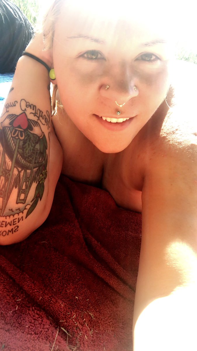 SekaiNation's tweet photo. @stephan_xo Multiple shots for you. That’s just the arm tho. https://t.co/K1H1zrph0v