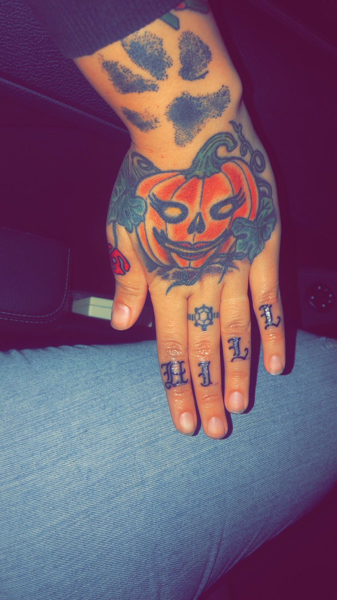 SekaiNation's tweet photo. @stephan_xo Multiple shots for you. That’s just the arm tho. https://t.co/K1H1zrph0v