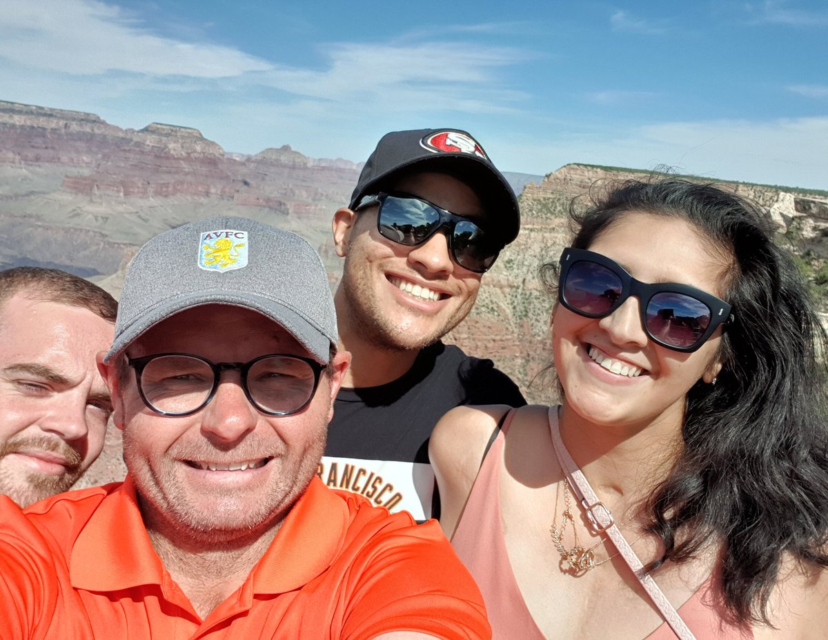 Villaparto's tweet image. #selfiewithastranger