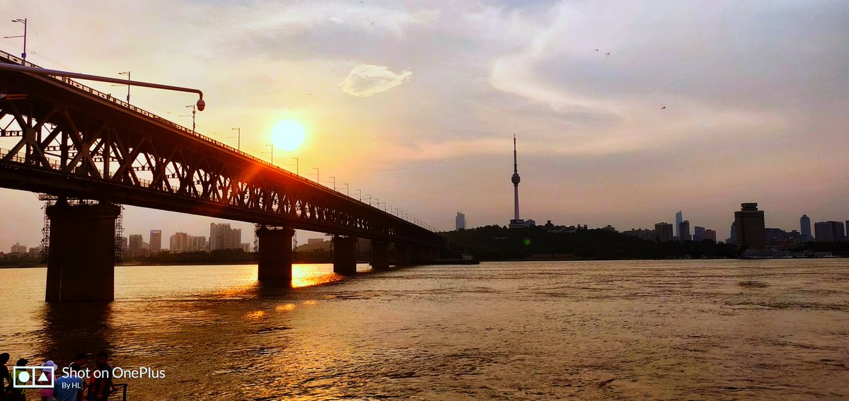 gta12138's tweet photo. @OnePlus_IN WuHan China   by oneplus6 https://t.co/FlI09xHBOs