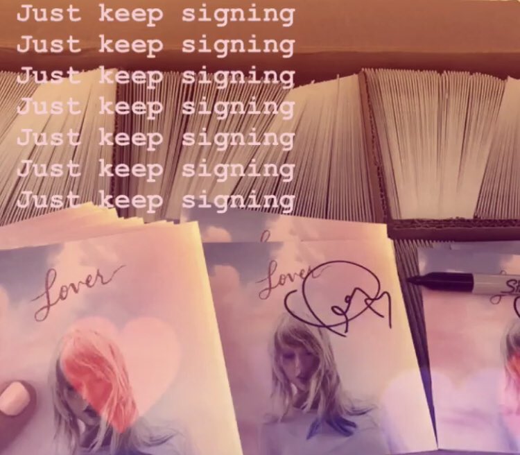 AlliCat2222's tweet photo. @taylorswift13 I hope youβre in a well ventilated room with all of these sharpie fumes going on πππ¬ #safetyfirst
#Lover #LoverOutNow #loverin5days #5holesinafence #swifties @taylornation13 #GoldenSwifties #taylorswift https://t.co/KYYw8Ewqs7