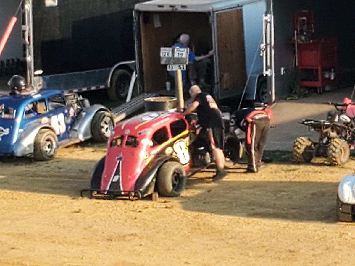 RedRobinRacing tweet media