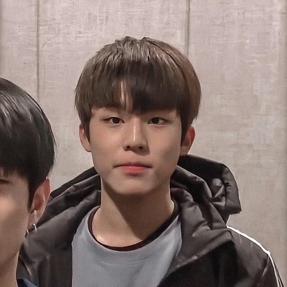 TREASUREGLOBAL_'s tweet photo. baby boy no more. 😬 https://t.co/6lm6eYr4HB