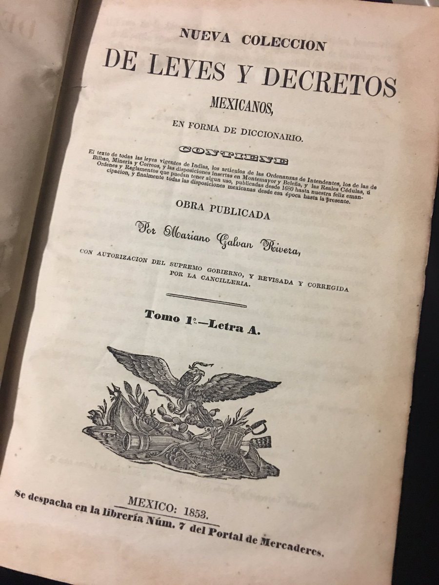 roblesmd3's tweet photo. En mi biblioteca, tengo la oportunidad de tener libros desde los años de 1850, algunos de ellos tienen aún dentro un separador de la misma época, es increíble pensar qué tal vez después de más de 150 años se vuelven abrir en la misma página. 
#Historia #Mexico https://t.co/1x2Rsm2P3N