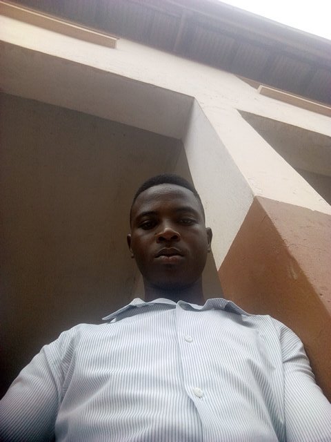 edenpaulfreeman's tweet photo. If ssubi Henry is all over all social media platforms then y can't I also be.....May be I should challenge him by bringing a green polythene bag together with my mattress on the head in the next years intake for favour from you guys... https://t.co/ztMJlenOVb