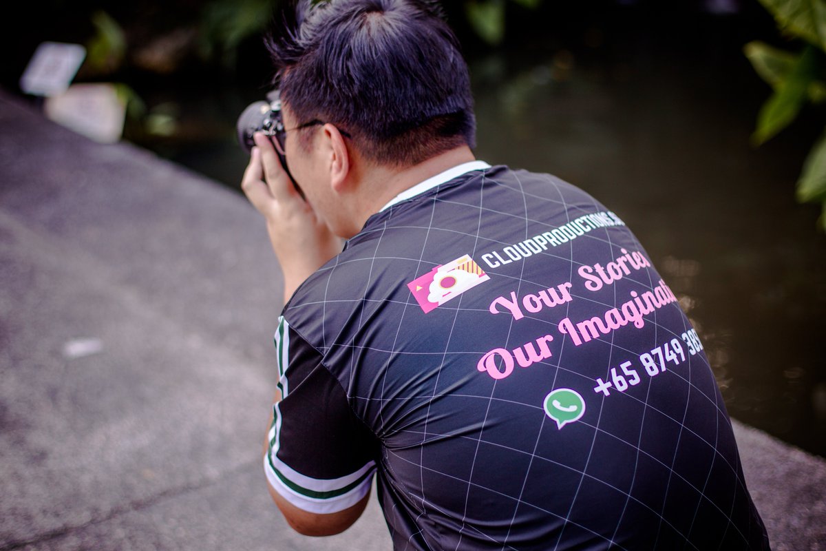lepakcreator's tweet photo. We pour our heart and soul into each families photographs. Telling your Authentic story and crafting memories that bring your unique story to life is what motivates us.

It's Your Story, and Truly our Imaginations. 

#singaporephotographer
#cloudproductions
#cloudproductionssg https://t.co/l5JHYGJmqW