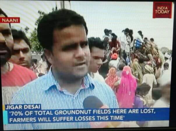 JigarBDesaii's tweet photo. During the 4year ago natural disaster flood in Disa,interview on an EnglishNews channel.That terrible flood not only disrupted the lives of the people,but also damaged the cultivation of about 70% of the farmer.Our team also helped in oneway or the other in this natural calamity. https://t.co/lTm3BtbnZ0