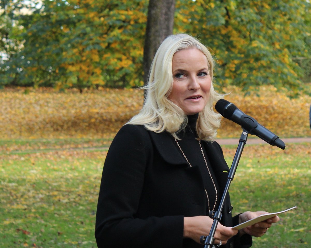 Happy Birthday to HRH Crown Princess Mette Marit of Norway which today turns 46! 

@CrownPrincessMM & @Kronprinsparet 

The Crown Princess celebrates her birthday privately with family and friends.

Photo: Oskar Aanmoen / @RoyalCentral
