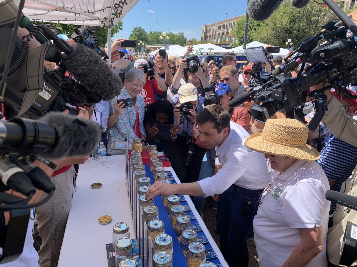 AdamPeters's tweet image. It’s official-
@PeteButtigieg finished 2nd with 18% in the #CastYourKernel #IAStateFair poll in a field of 23 candidates. 

In ‘07 Obama was 3rd behind Edwards &amp;amp; winner Hillary Clinton (1/3 of the Dem kernels were in her jar) in a field of 8.

Something is happening in Iowa. 👀
