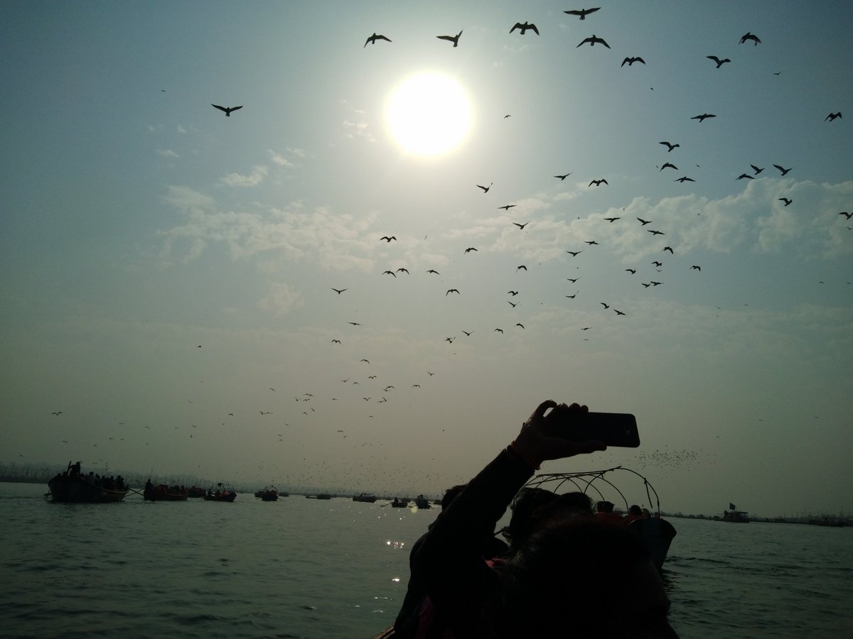 DurganshDixit's tweet photo. My contribution to the #WorldPhotographyDay.📱
Photos from my tour of Prayagraj #KumbhMela2019.
Vivo V9 #PerfectShotPerfectView.
Thank you @Vivo_India for this amazing phone. 🙏🏻
#WorldPhotographyDay2019 https://t.co/PZMOlb2puB