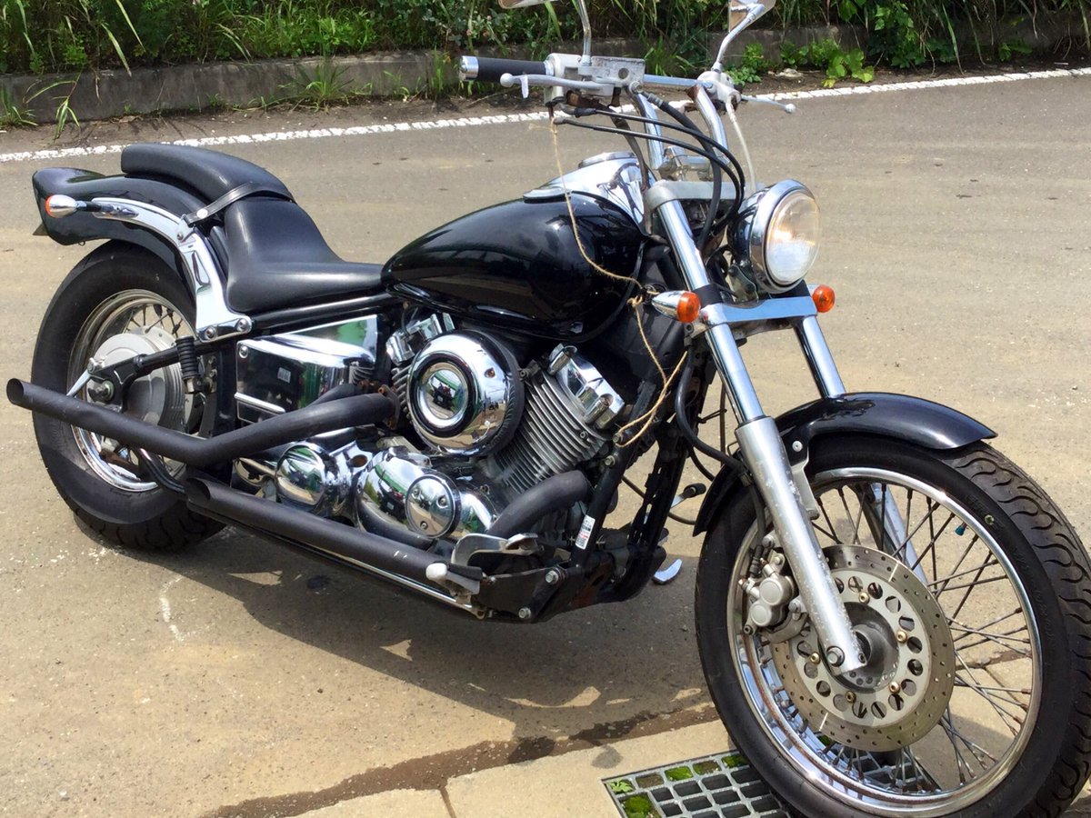 BikeTokorozawa's tweet photo. ドラッグスター400売ります
10万円
平成8年式
走行距離34000キロ
エンジン絶好調、アイドリング安定、吹け良好♪
走る曲がる止まる灯火類確認済み！
外装はかなり綺麗です
タイヤバリ溝
排気音も最高です♪
車検無し
お問い合わせ、エンジン始動動画はDMから
 #バイク売ります https://t.co/scb6QlIIrC