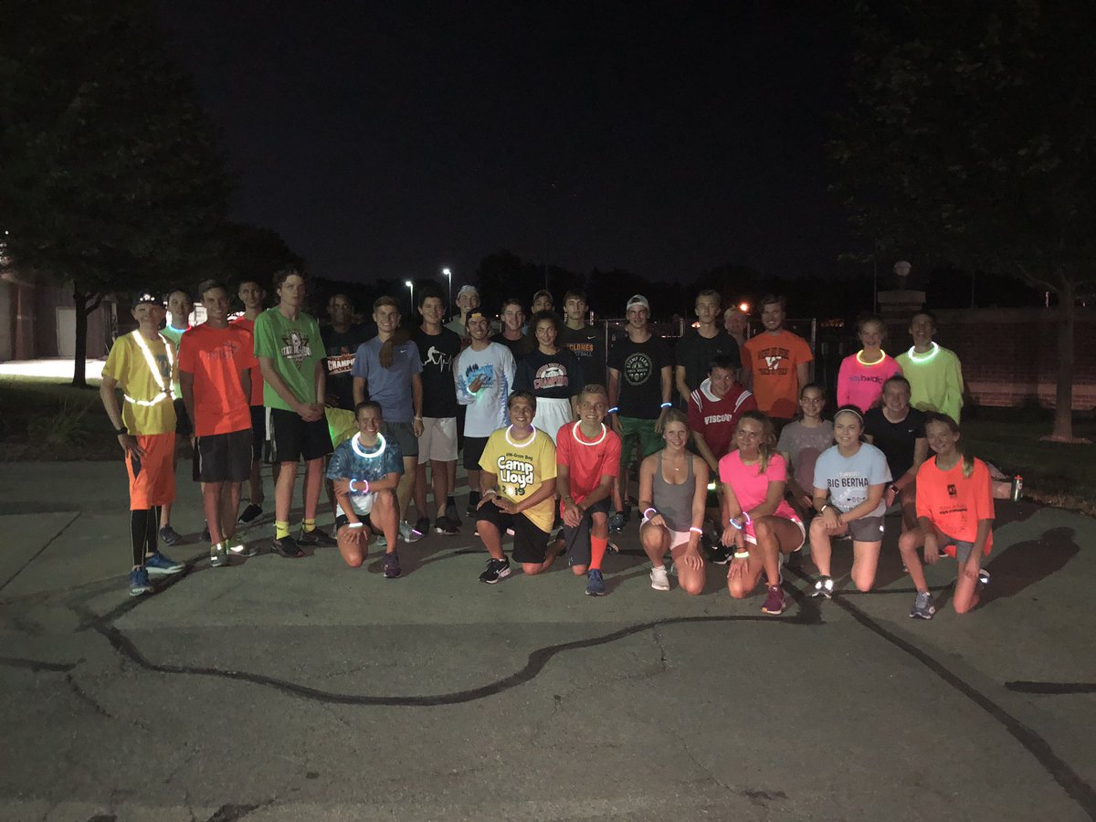 MrsCarlsonWDP's tweet photo. WDP XC 2019 has begun! Looking forward to a great season! 🏃🏻‍♂️🏃‍♀️🎉 #wdppride https://t.co/sd0C94ATAM