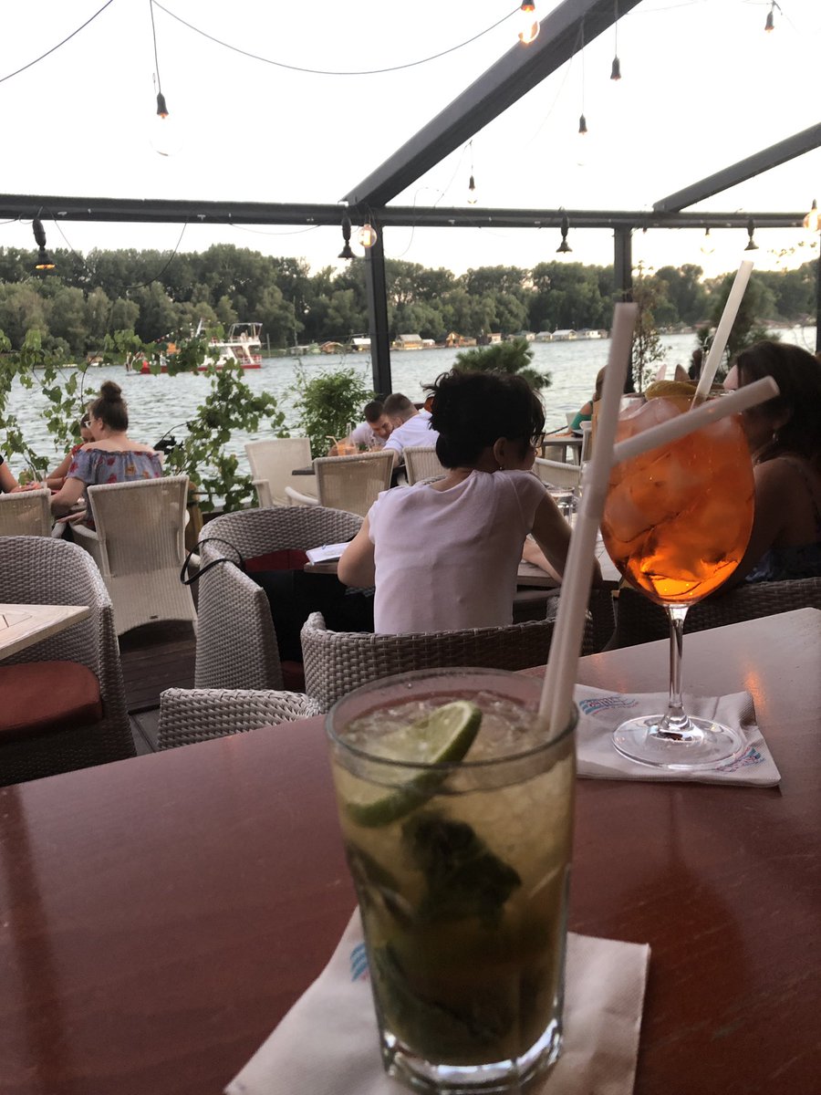 anacatty7's tweet photo. Relaxing on the river !#belgrade #newbelgrade #river #summer #august #bestgirlfriend #coxktails #mojito #aperolspritz #cruisecocktailbar 🍹 🥰 https://t.co/KV4t5CQzvD