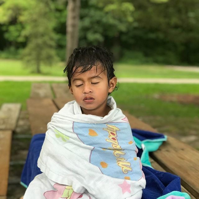 roadsafetyind's tweet photo. An evening splashing around in water and the little dude seems to have already attained nirvana https://t.co/lNiqsv6Zjo https://t.co/DnBgExXH6W