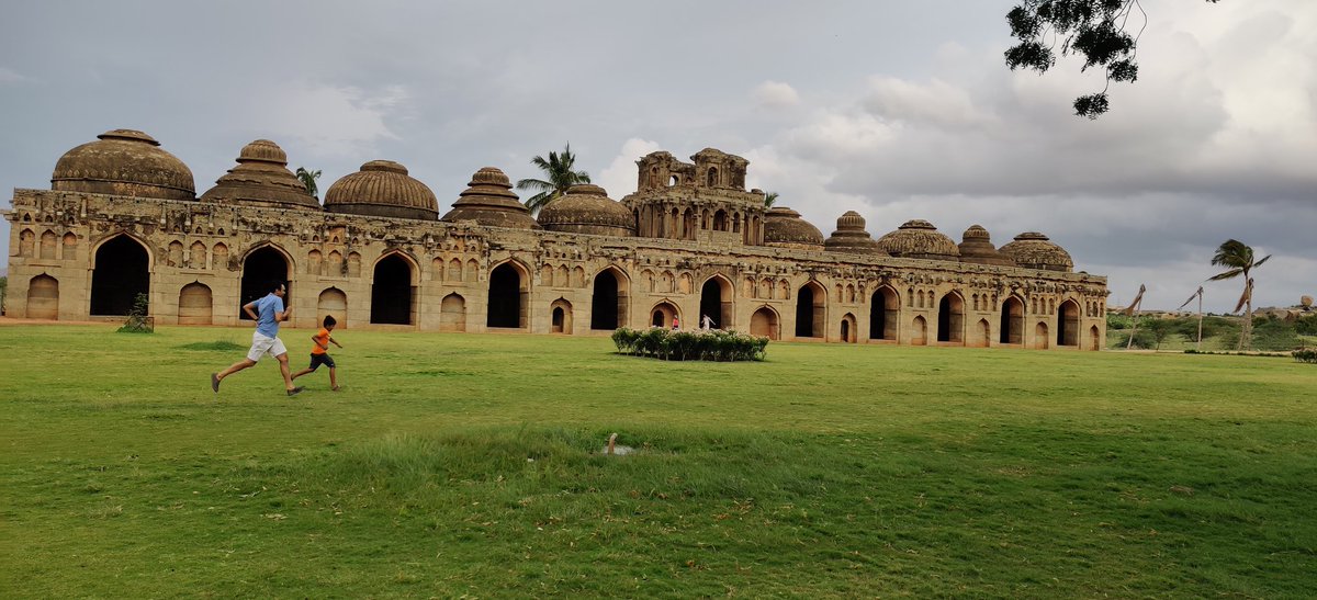 ramya_pradhan's tweet image. The quiet and regal beauty of Hampi #ShotonOnePlus #wideanglecamera #WorldPhotographyDay2019 #traveldiaries #Hampi #UNESCO #heritagesite