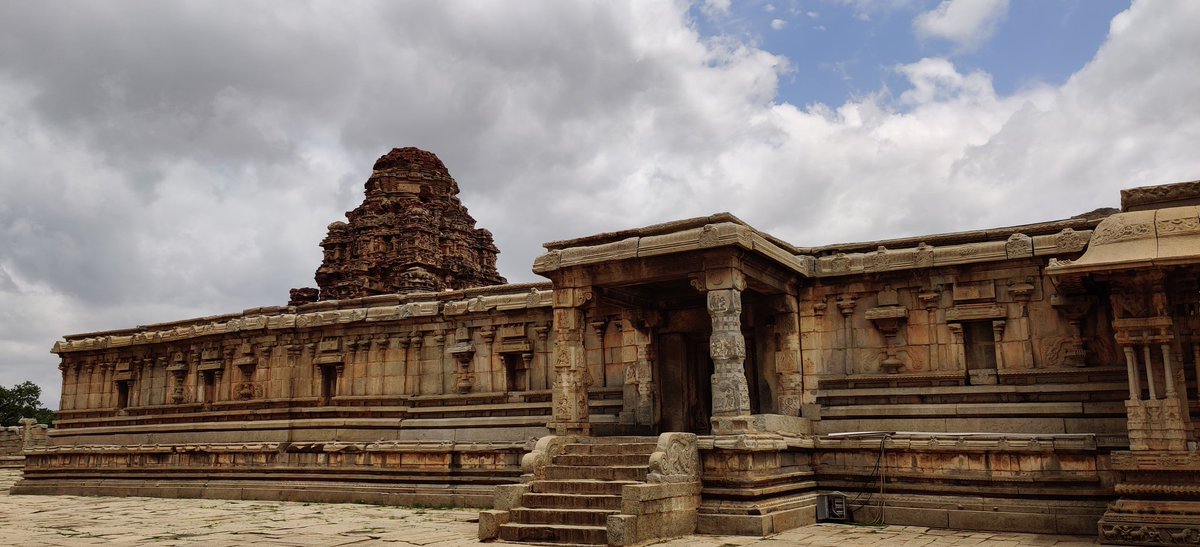 ramya_pradhan's tweet image. The quiet and regal beauty of Hampi #ShotonOnePlus #wideanglecamera #WorldPhotographyDay2019 #traveldiaries #Hampi #UNESCO #heritagesite