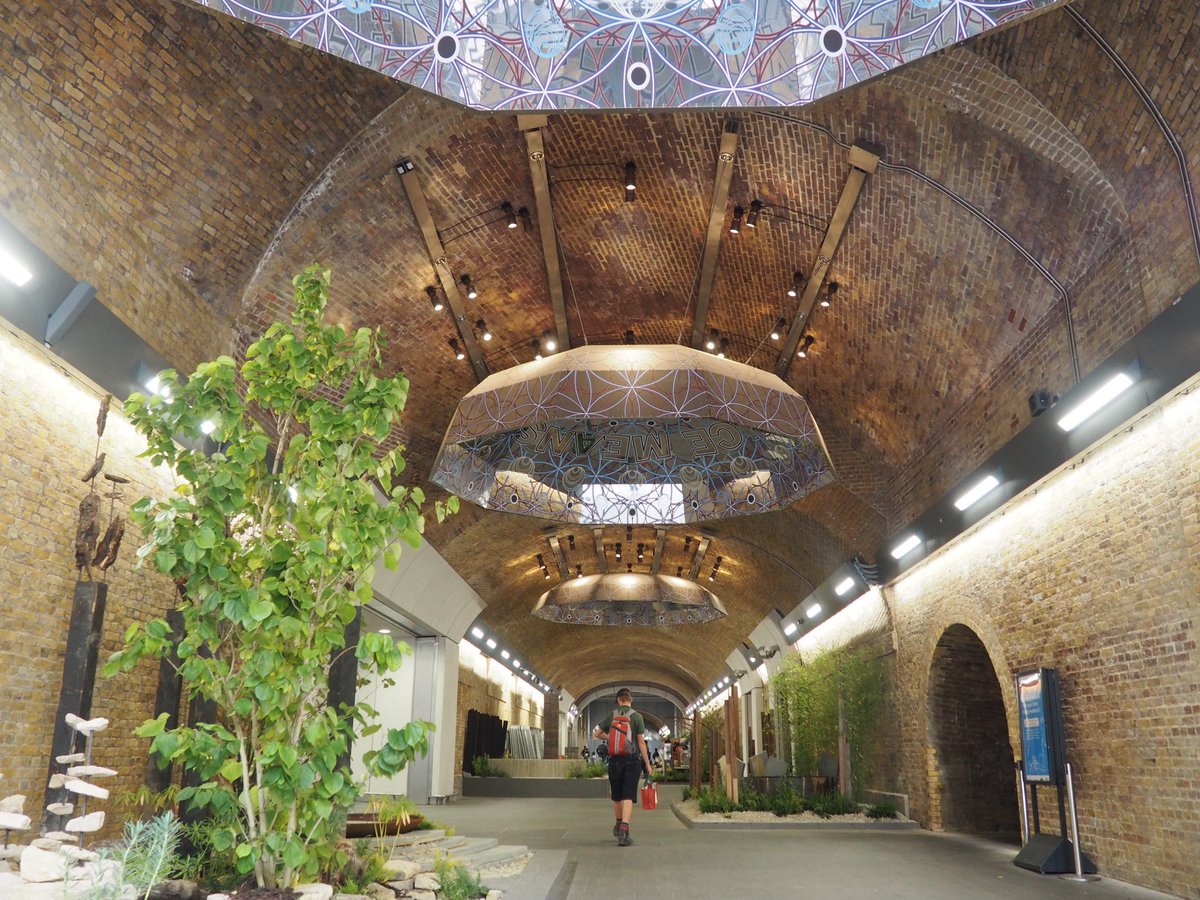 An oasis of tranquility in #LondonBridge station 🌿🌸 We’re so excited to share #newformsgardens with the community 💚 This Stainer Street transformation is part of our work to highlight the importance of green spaces in city life. A huge thank you to all involved! 👏 #SE1