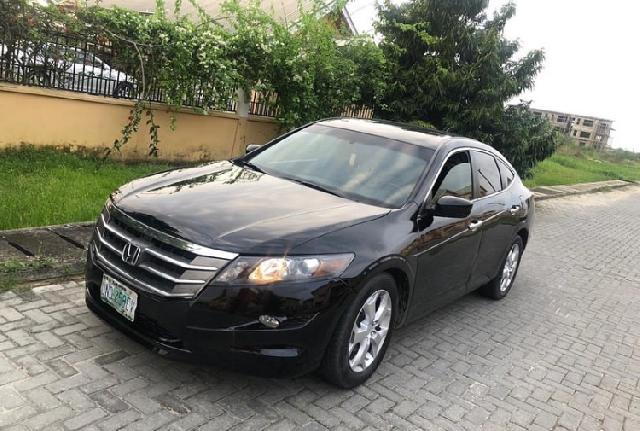CarDealerBot's tweet photo. ** NIGERIAN USED 2011 HONDA CROSSTOUR AWD **

Type: Honda Crosstour (2011)
Location: 📌 Lekki, Lagos
Price: ₦3,000,000 (Negotiable)
Transmission: Automatic
Condition: Nigeria Used
Mileage: 80,000 km
Dealer: @BuyLagos_
Link: https://t.co/ftAoinXbNt . https://t.co/WfWNUVSsl2
