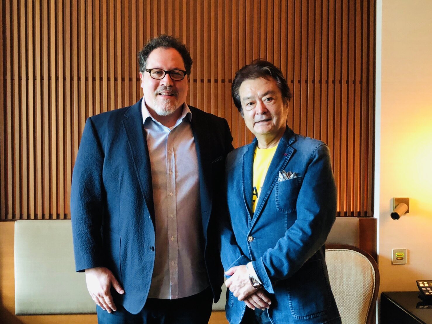 大和田 伸也 超実写ライオンキング の監督は アイアンマン などの ジョン ファヴロー お会いすると 優しくて 心の大きい方でした 今回の作品も命の賛歌が素晴らしく表現されてます みんなで力合わせ戦う姿は アベンジャーズ も彷彿させ 素敵です 大和田 伸也 超実写ライオンキング の監督は アイアンマン などの ジョン ファヴロー お会いすると 優しくて 心の大きい方でした 今回の作品も命の賛歌が素晴らしく表現されてます みんなで力合わせ戦う姿は アベンジャーズ も彷彿させ 素敵です