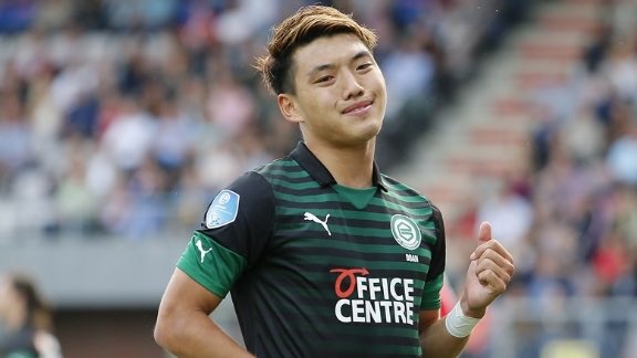 “Doan hoopt op transfer naar PSV”. Natuurlijk. Dan hoeft ie niet meer naar de <a href="/GrolschVeste/">FCTwente</a>. Lafaard. #fctwente