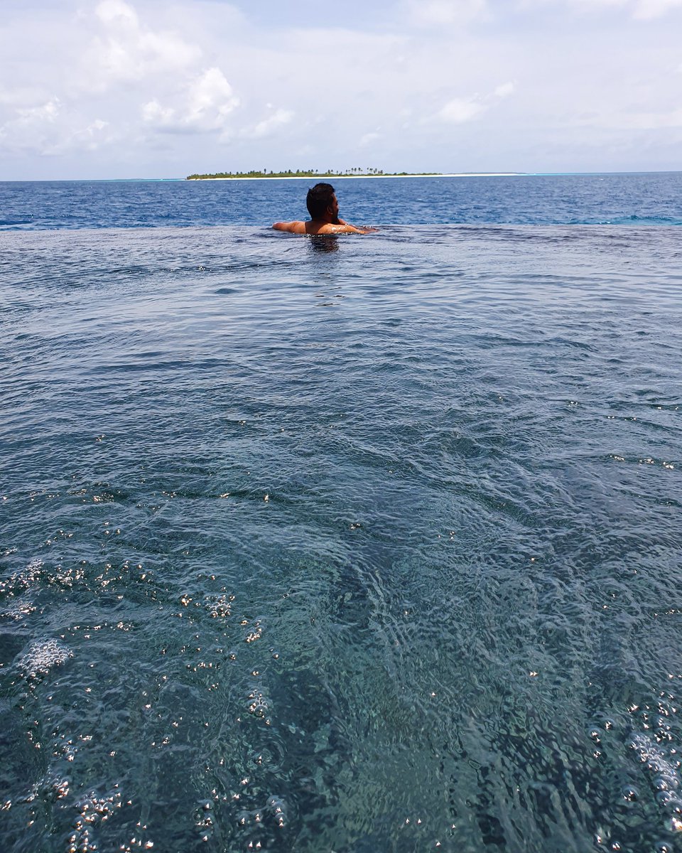 Sharaff__'s tweet photo. Your heart's a thousand colors but they're all shades of blue.
Infinity pool ♾
.
.
.
.
.
.
.
#inifinitypool #maldives #visitmaldives #shadesofblue #ilovemaldives #sunnysideoflife #islandlife #sun #sea #JAResorts #photooftheday #picoftheday #naturelovers #indianocean #pool https://t.co/muQExAbSaV