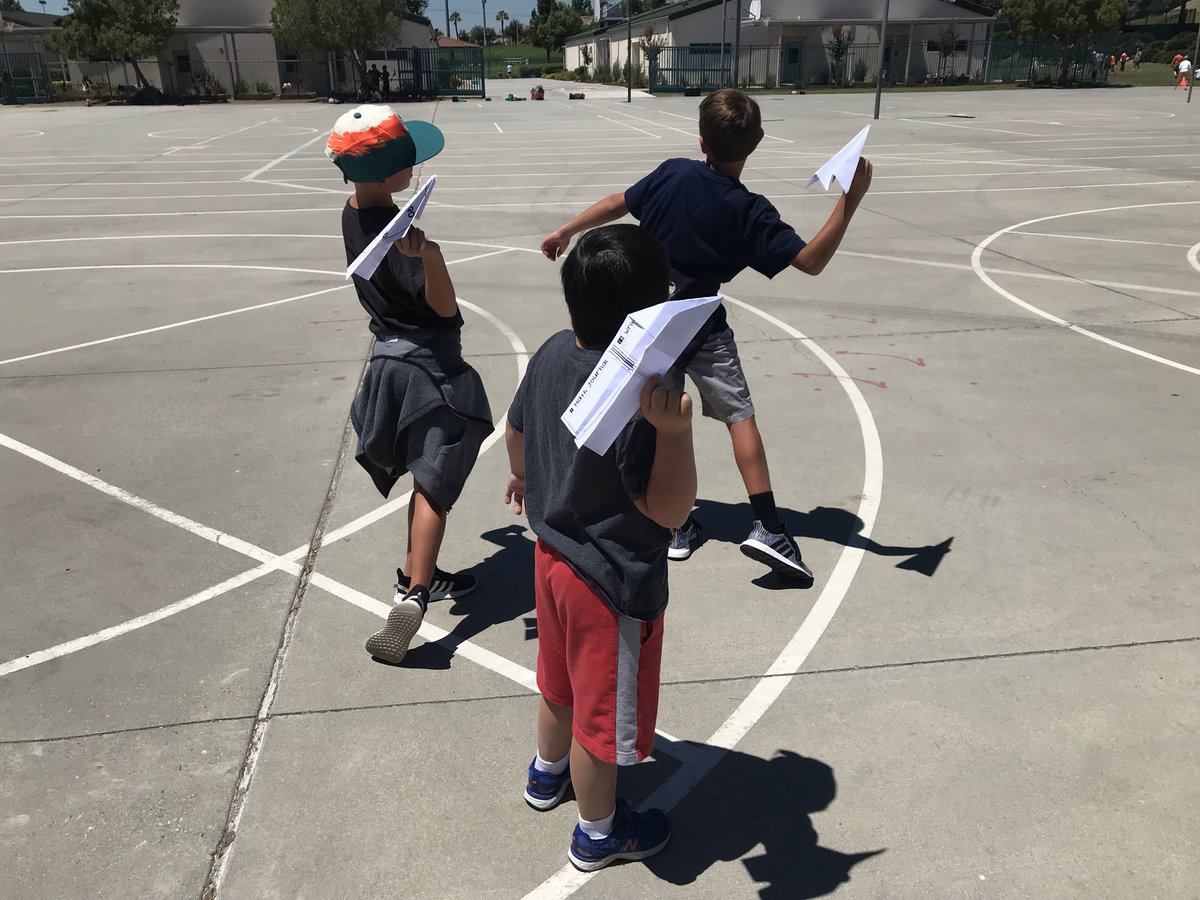 GoldenEtiwanda's tweet photo. On hot days students are on a Walk and Talk schedule. Staying in shade, drink water and hang out.... but that can be boring for a kid. Maybe make paper airplanes on the benches! Our campus support personnel love it when are students are happy! https://t.co/NIvfWq5rw9