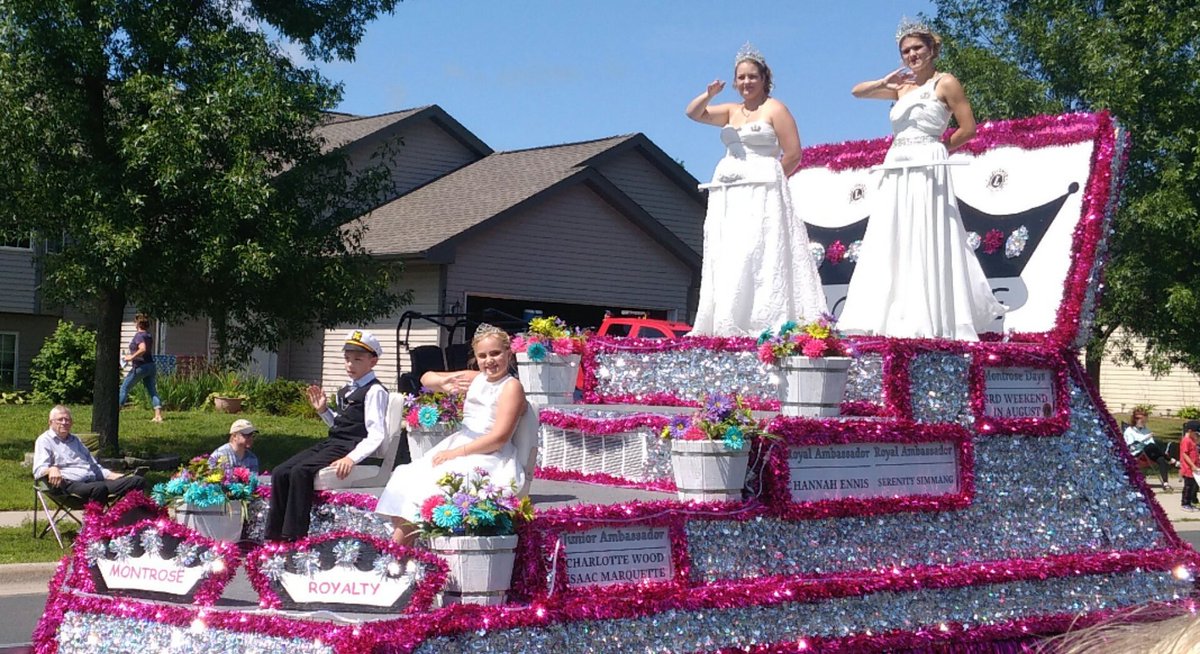 GrampaD_S's tweet photo. Community Parade in Montrose our friend's daughter Charlotte is floating through the neighborhood. #MyMorning #jrroyalty https://t.co/DwEFVo3I07