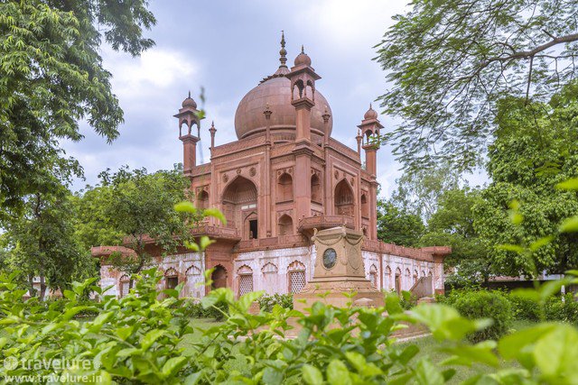 Expedition2Inc's tweet photo. One unexplored and well-kept secret of #Agra is the #RedTaj, also known as John Hessing Tomb #India #IncredibleIndia #tombsofindia #usatoindia #usa #traveler #traveldiaries https://t.co/LTdbZ3z3mG