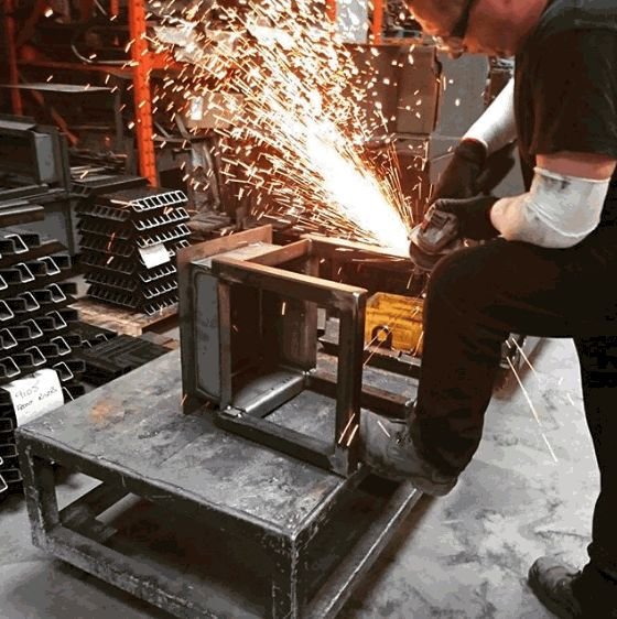 burleyfires's tweet photo. @SAPIMC Don't we all just love a #grinding / #linishing shot with sparks? #makermonday #Maufacturing #ukmfg #globalmanufacturing #sparks https://t.co/6awUCvuoLY