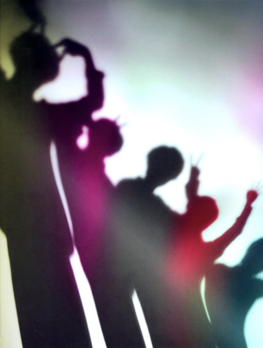 𝗠𝗶𝘆𝘂 Tvガイドalphaの中身も好きやけど表紙の裏はセクシーな平野くんの耳やし裏表紙はキンプリちゃんの可愛い影やしオシャレでめっちゃ好き Tvガイドalpha キンプリ