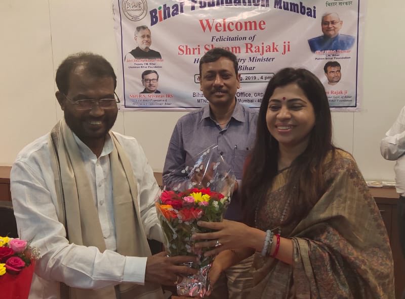 shweta_shalini's tweet photo. Was a delight to welcome Industry Minister from Bihar @shyamrajak0022  ji in Mumbai. It opens lot of doors for Industries in Bihar... also, i am happy to have him with us back on #8thSep for our event- #Satyagrah2Swaraj https://t.co/Xyb2MEhmWi
