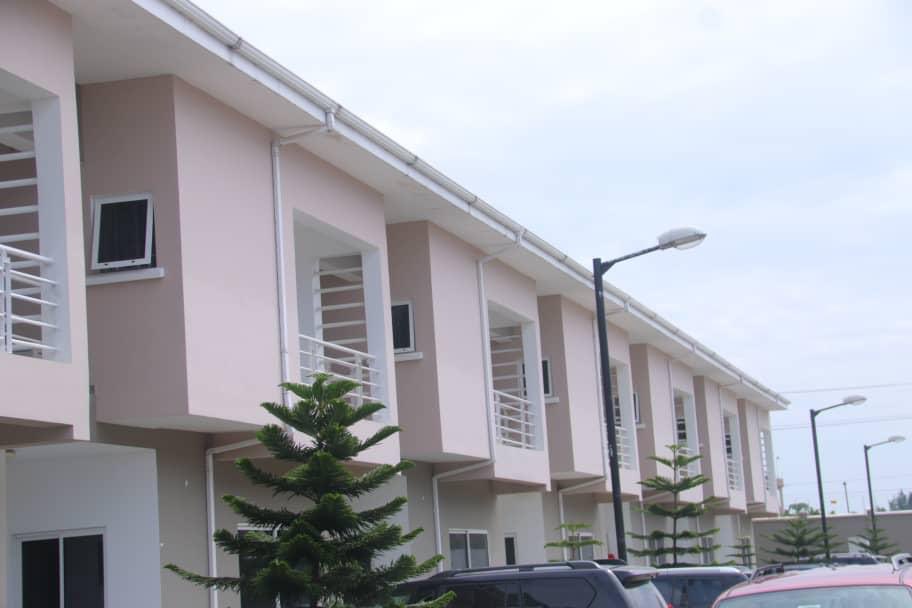 EarlsIkate's tweet photo. Contact us for more:

#lekkihomes #lagoshomes #luxuryhomes #lagosproperties #lifestylechange #liveincomfort #estateexperts #estateliving #estateproperty #MondayMotivation #moderndesign #earlscourtng #earlscourt #lekkiliving #lekkiluxuryhomes #terracedhomes #semidetachedhomes https://t.co/HGdYEJ1fqt