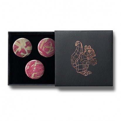 stereohype's tweet photo. ❤️ #BBOTD @stereohype #button #badge of the day by FL@33 (@flat33) https://t.co/rLIwxPnuc9
—
Also available: newly packaged gift box ‘Rubberband Balls’.
—
Get a free badge of choice with your next order using checkout code: FreeBadgeOfChoice
—
#stbio8 #rubberband #giftbox https://t.co/4JyfIlOOBx