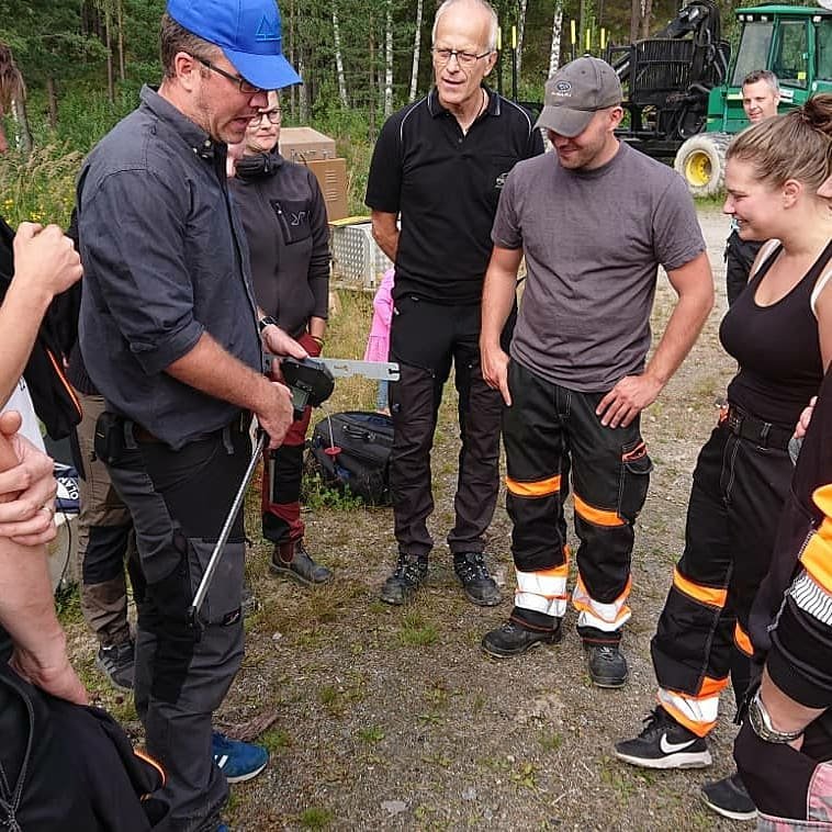Haglofsweden's tweet image. Skördarkalibreringsutbildning både i teori och praktik på Skedoms naturbruksgymnasium i Sollefteå #DPII#Skalman