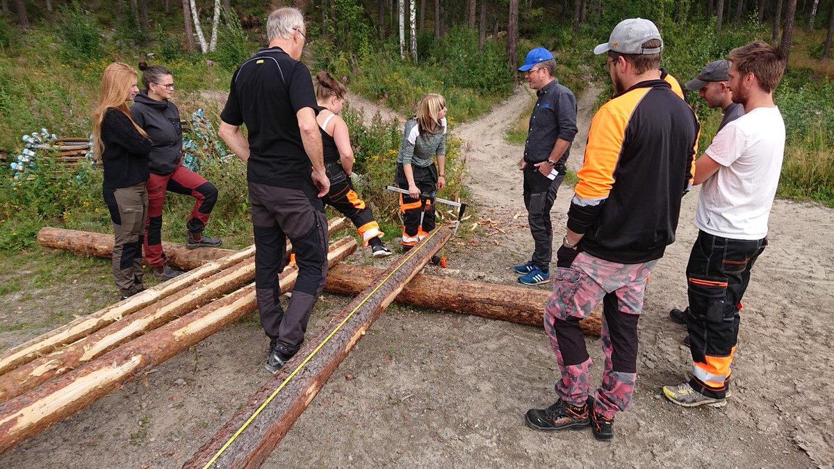 Haglofsweden's tweet image. Skördarkalibreringsutbildning både i teori och praktik på Skedoms naturbruksgymnasium i Sollefteå #DPII#Skalman