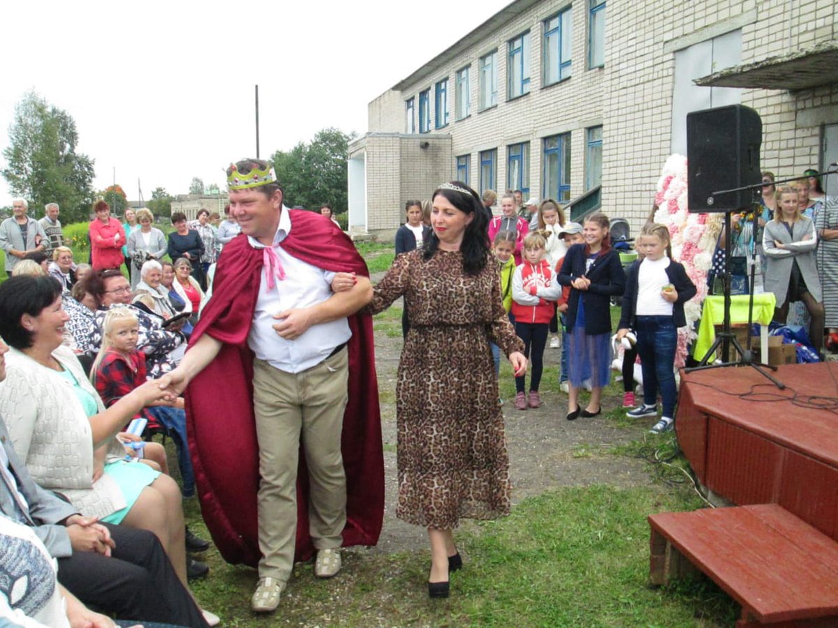 В выходные дни в с. Постнинский прошла торжественная программа, посвященная 90-летию села. Чествовали жителей, работники культуры организовали праздничный концерт.