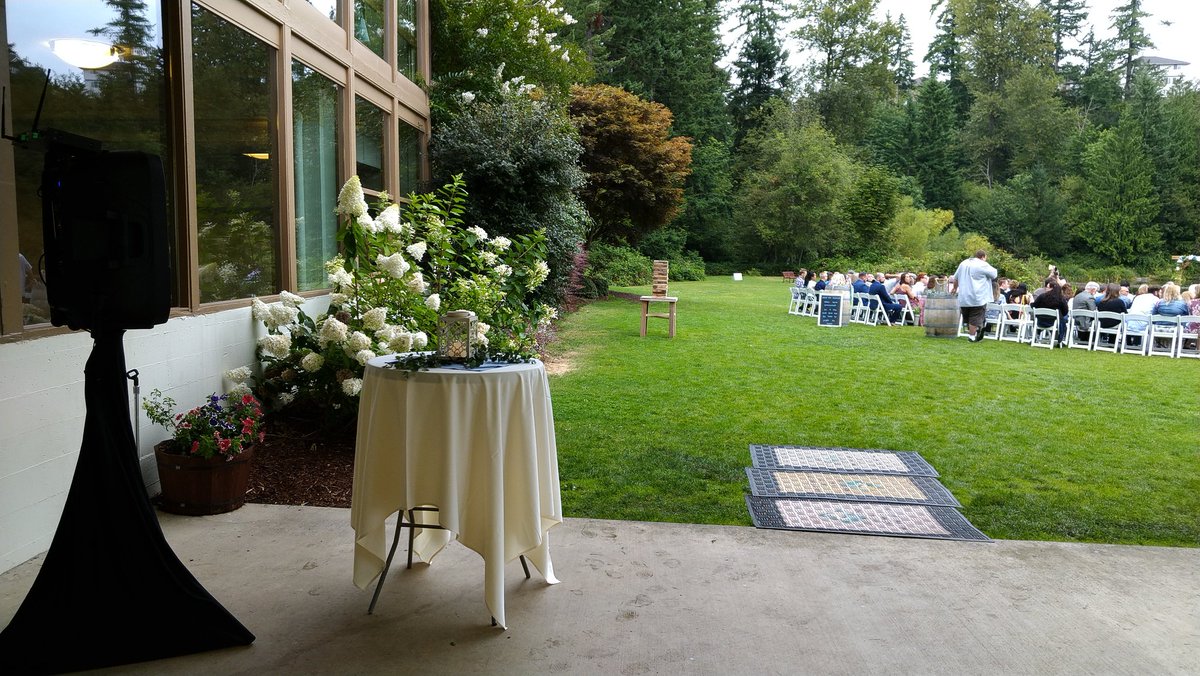 prodjs's tweet photo. Such an amazing time with newlyweds Mr. &amp; Mrs. Randles at the Lake Wilderness Lodge in Maple Valley!

#prodjs
#prodjsound
#prodjseattle
#prodjsseattle
#weddingdj
#weddingdjs
#seattledj
#seattledjs
#djsetup
#djsetups
#lakewilderness
#lakewildernesslodge
#maplevalley https://t.co/TyaRAR835V