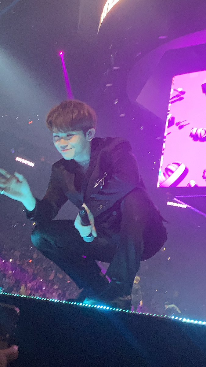 mauseoul's tweet photo. Like I’m not over this shit. #KCON19LA #seventeen #SEVENTEEN_HIT_LA #SEVENTEEN_HIT_KCON #woozi https://t.co/XRSrp9mXMF